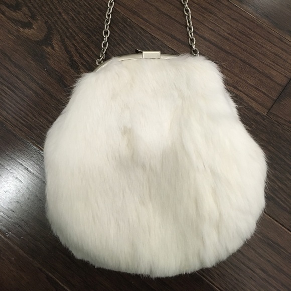 DKNY fur bag on chain - Picture 2 of 7